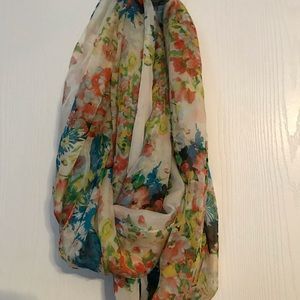 FLORAL PRINT SCARF